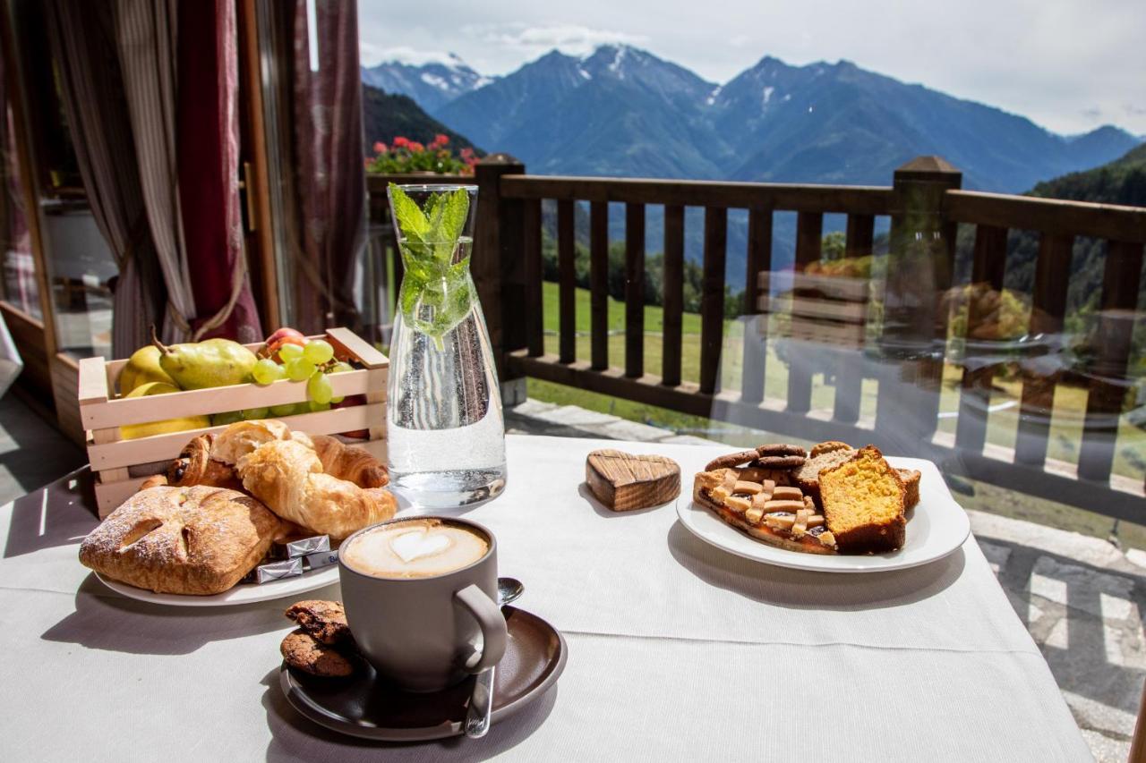 Silou Retreat Hotel Champdepraz Екстериор снимка