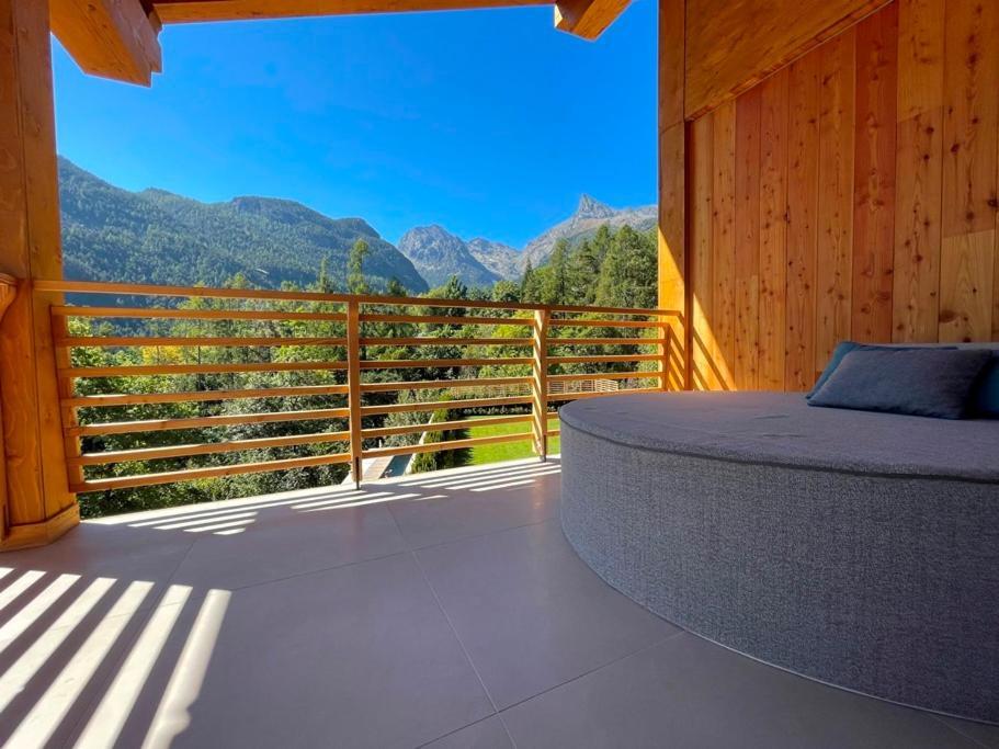 Silou Retreat Hotel Champdepraz Екстериор снимка