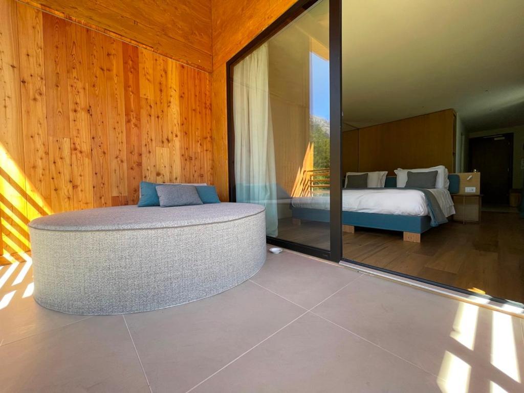 Silou Retreat Hotel Champdepraz Екстериор снимка