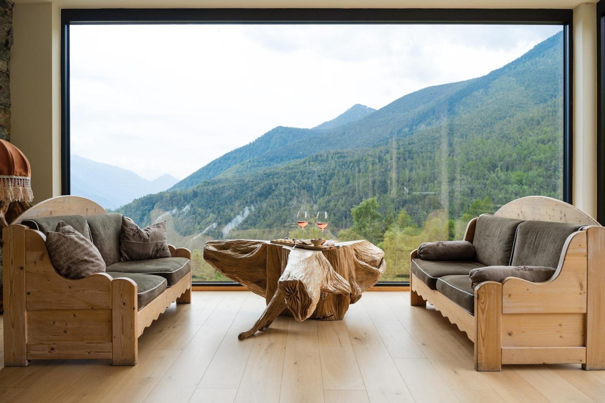 Silou Retreat Hotel Champdepraz Екстериор снимка