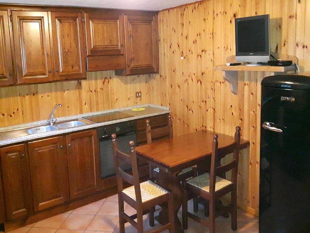 Silou Retreat Hotel Champdepraz Екстериор снимка